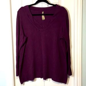 Wine coloured cotton V-neck sweater